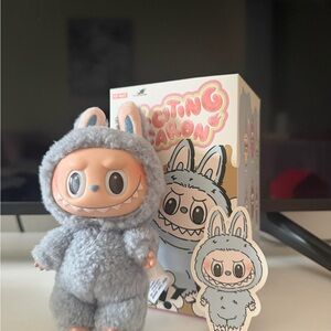 Pop Mart Exciting Macaron Labubu (sea salt coconut)